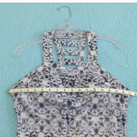 Athletic dress, batik print, knit, cut-out back athleisure blue-gray & pockets! - Picture 11 of 16
